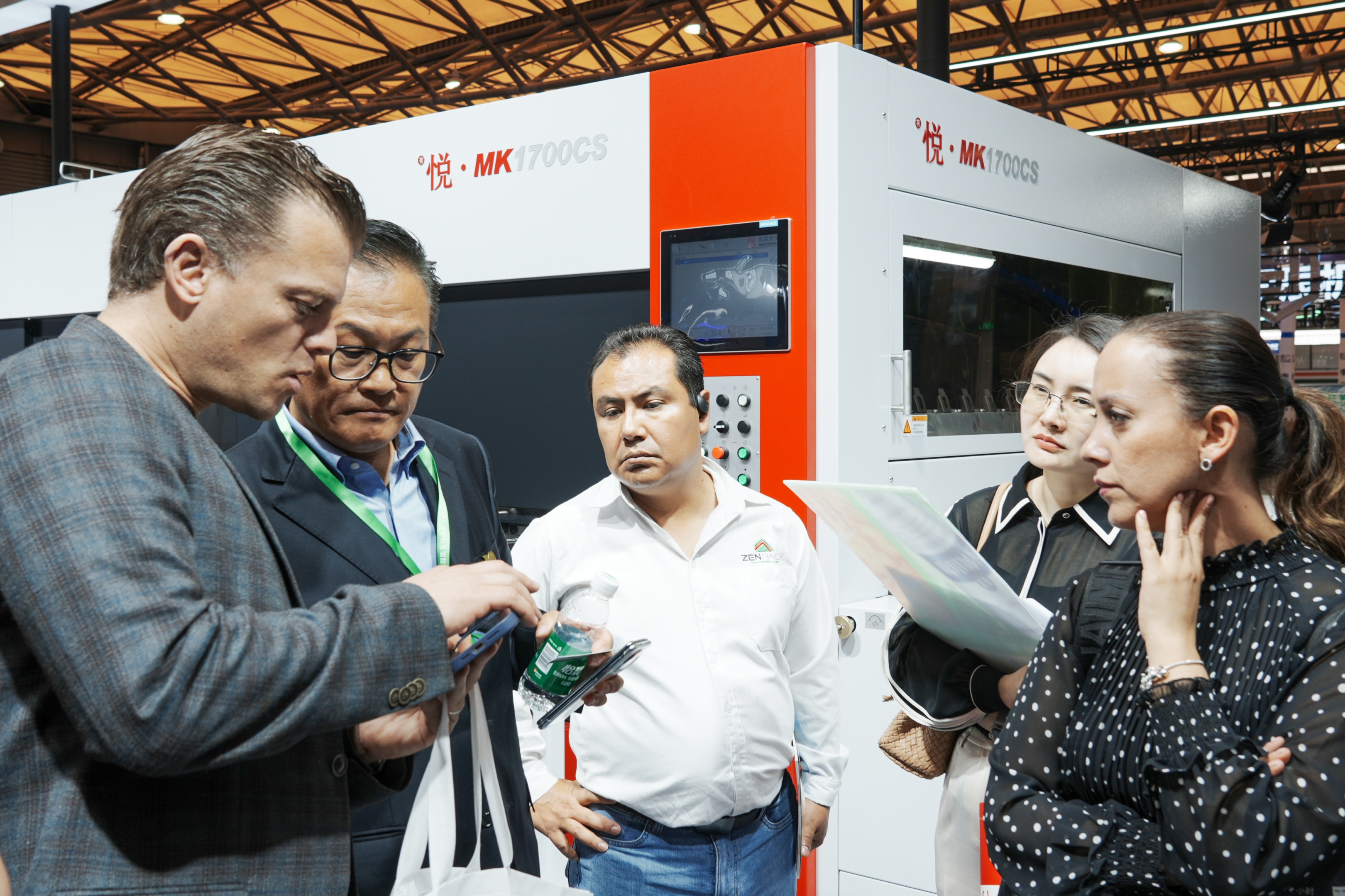 CQ9闪灼 WEPACK，大幅面模切机成为全球 “焦点”