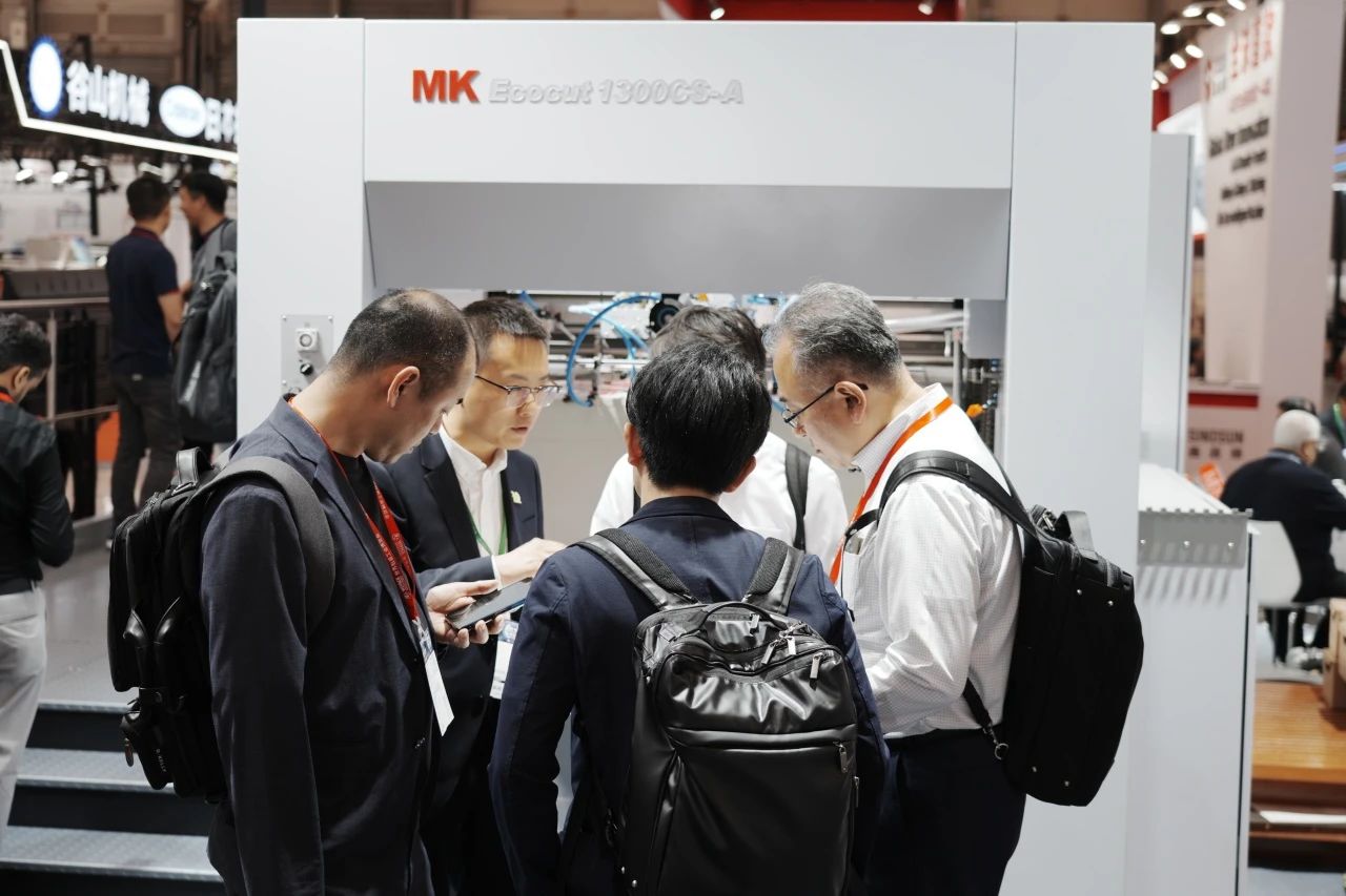 CQ9闪灼 WEPACK，大幅面模切机成为全球 “焦点”